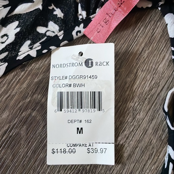 Eight Sixty - Picture 3 of 5